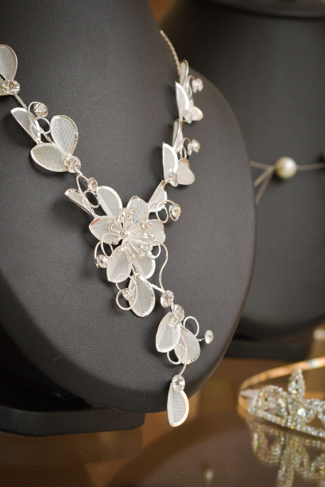 Accessoires et bijoux par Jour J à Lisieux bijoux, accessoires, mariage lisieux, évènements, bijoux normandie, jour j