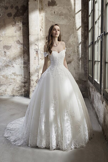 Robes de mariée pour évènements par Jour J à Lisieux en Normandie.