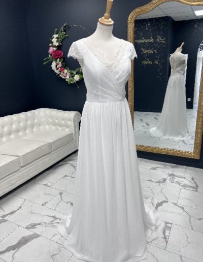Robe 13, taille 40